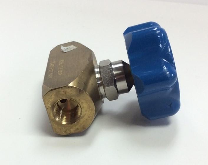 Used Advanced Specialty Gas Equipment 15600113 NOVAB44MFASGE Brass Gas Valve 3500 PSI