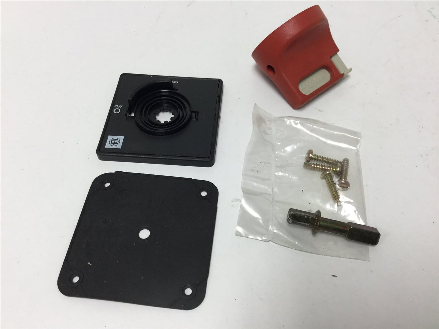 New Telemecanique VBF01 Disconnect Switch, 3-Pole, Rating: 16A 690VAC