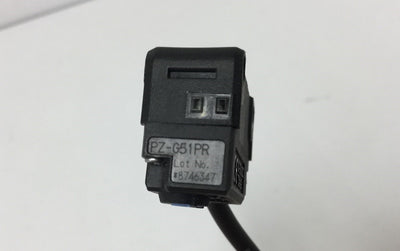 Used Keyence PZ-G51PR Photoelectric Sensor, Built-In Amplifier, Voltage: 10-30VDC