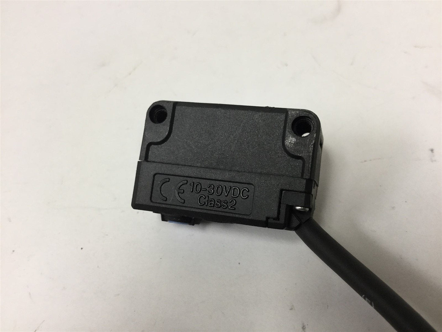 Used Keyence PZ-G51PR Photoelectric Sensor, Built-In Amplifier, Voltage: 10-30VDC