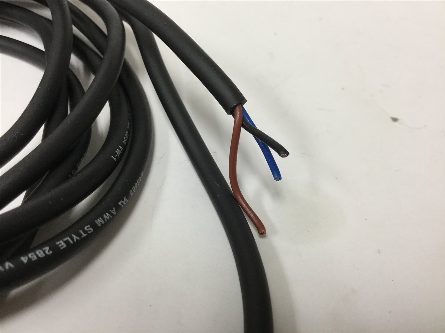 Used Keyence PZ-G51PR Photoelectric Sensor, Built-In Amplifier, Voltage: 10-30VDC