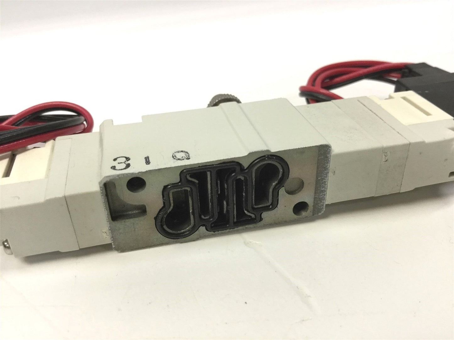 Used SMC VQZ2351S-5L-C Double Solenoid Pneumatic Air Valve, 5-Port 3-Position 24VDC