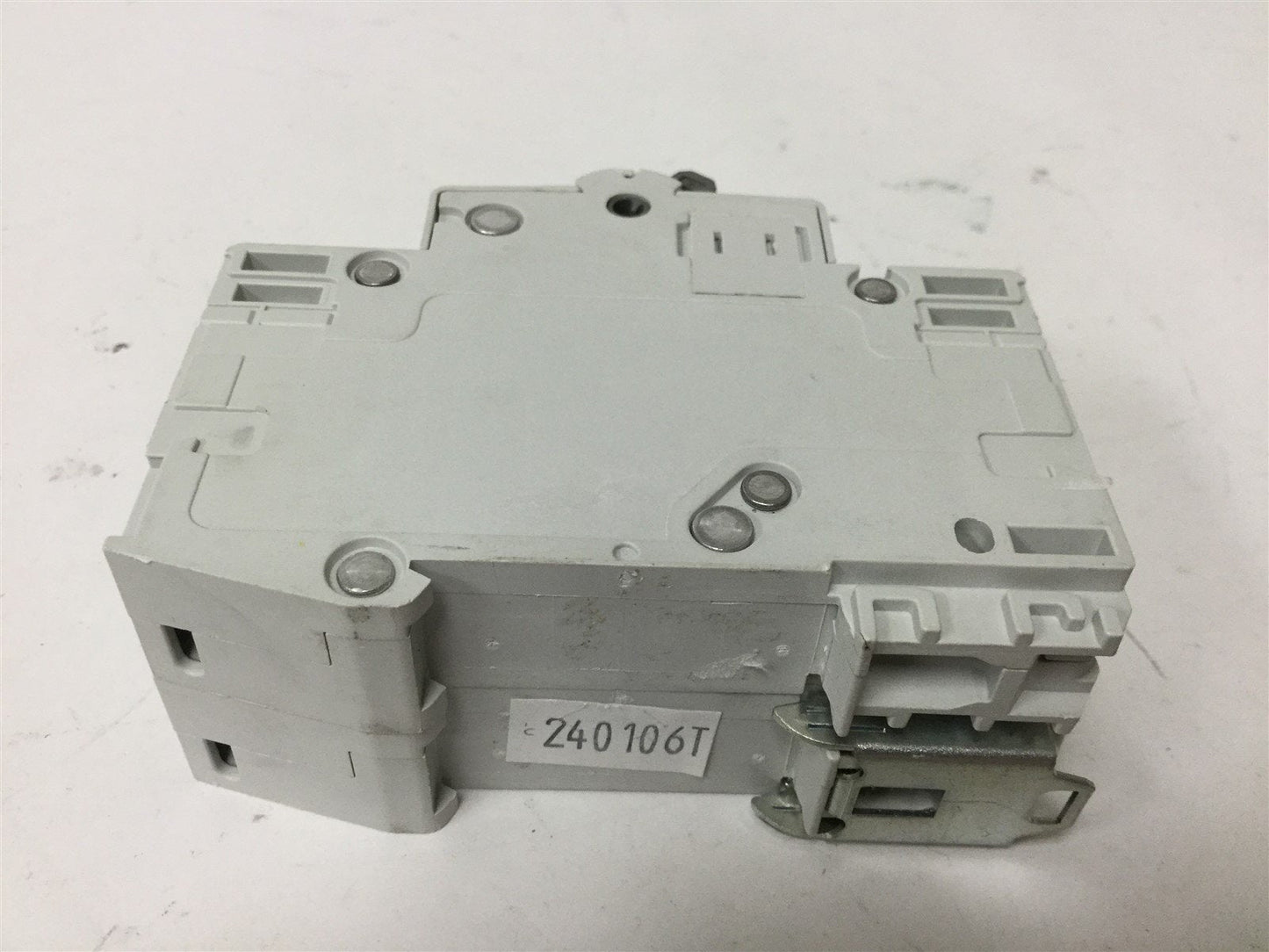 Used Cutler Hammer WMS2D06 Mini Circuit Breaker, 2-Pole, 415VAC/130VDC 6A, D-Curve