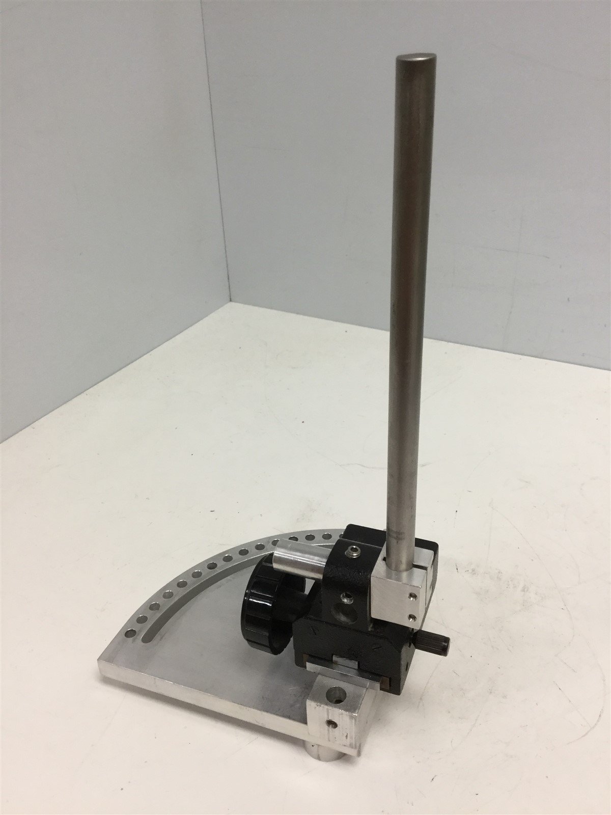 Used Rotating Rod Stand With Linear Position Slide, 90 Deg of Movement, Height: 12.5"