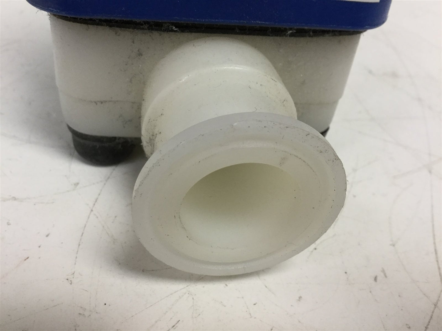 Used Cole-Parmer EW-98520-01 Blue Tri-Clamp T-Diaphragm Valve Maxi ID: 0.86"
