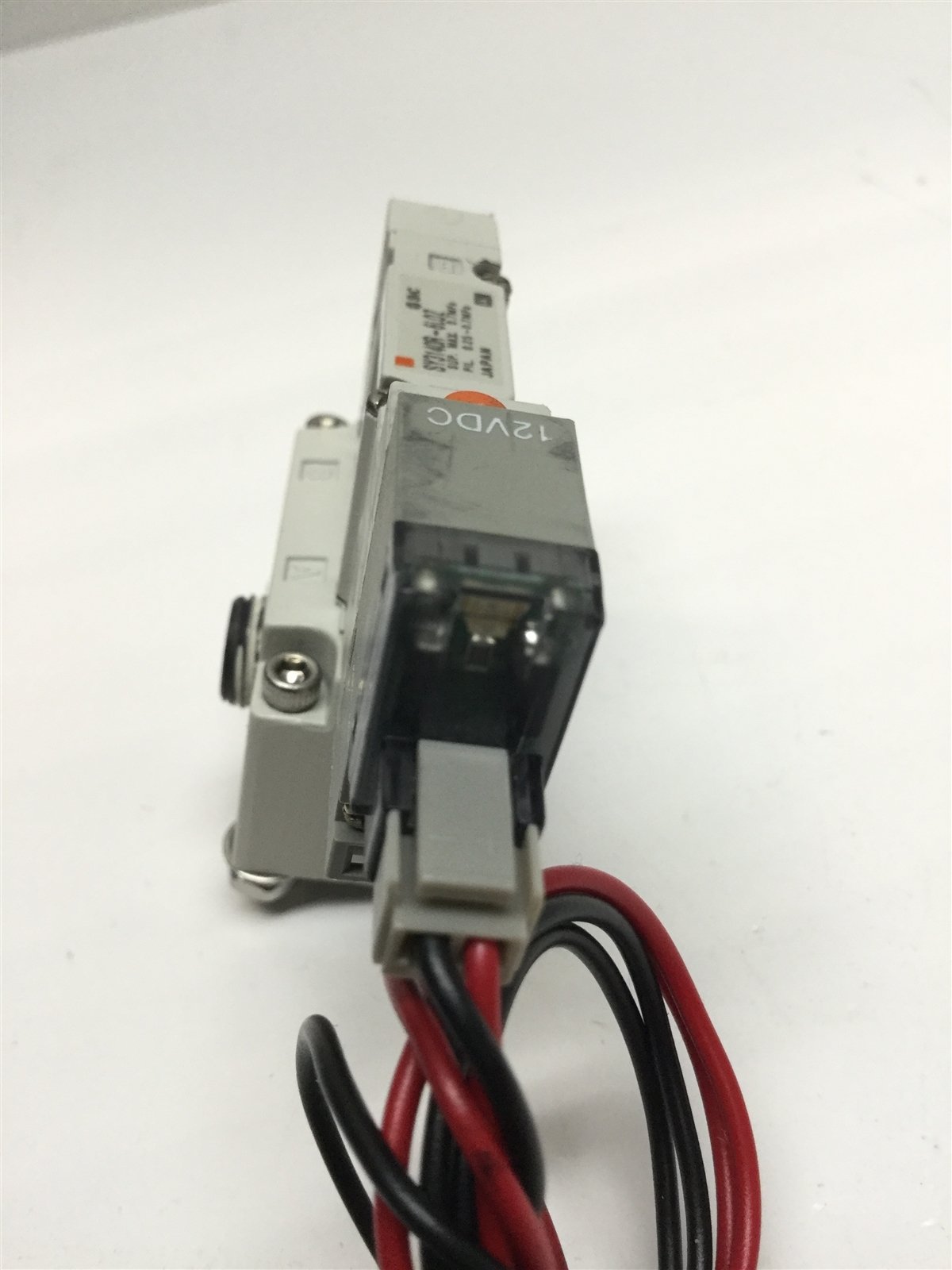 Used SMC SY3140R-6LOZ Air Pneumatic Electric Solenoid Valve Base Mount 12VDC 0.7MPa