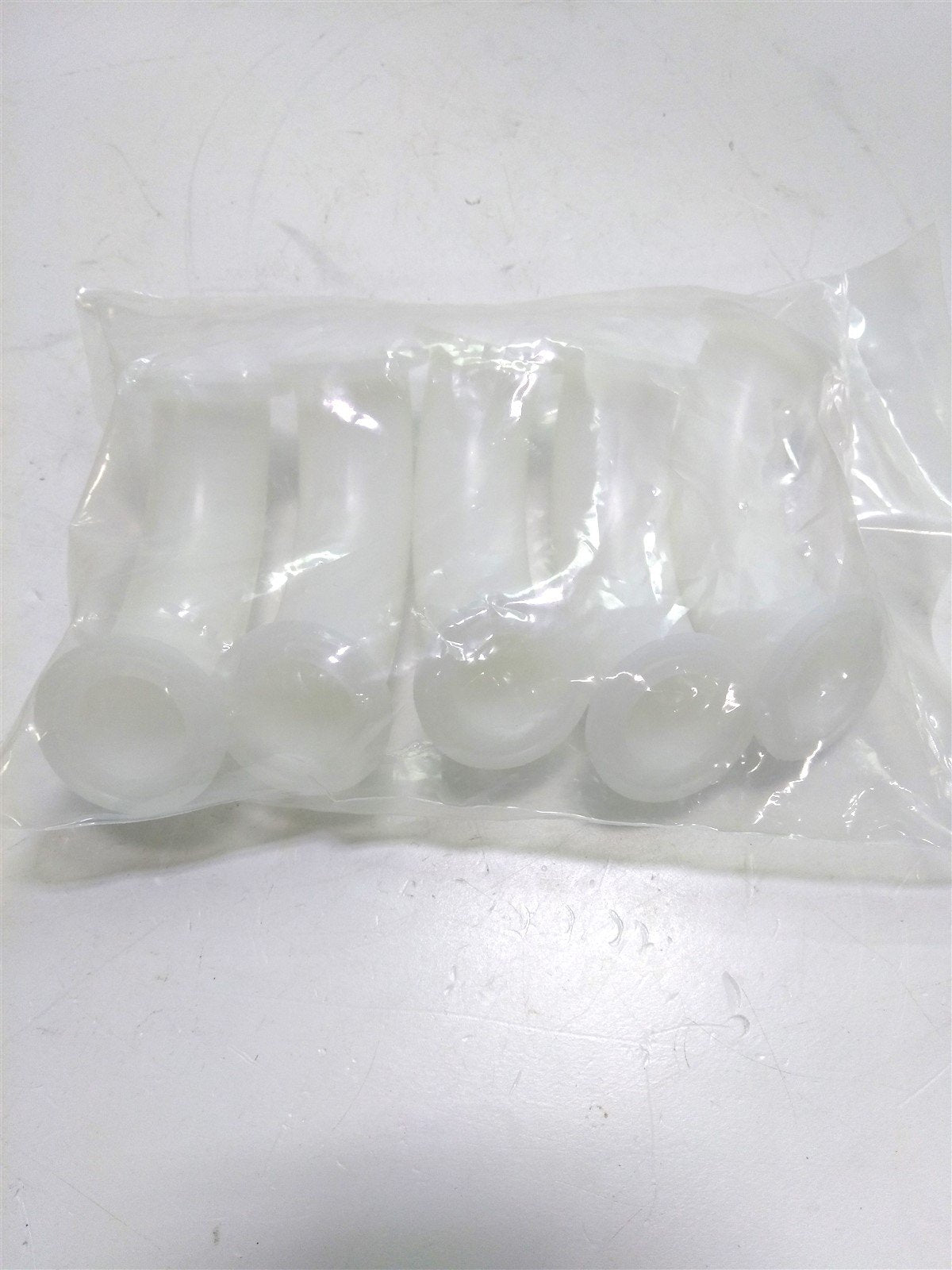 New Lot of 5 New SAINT-GOBAIN T90100 Tri-Clamp 90 Deg. Sanitary Elbow, MAXI, PolyPro