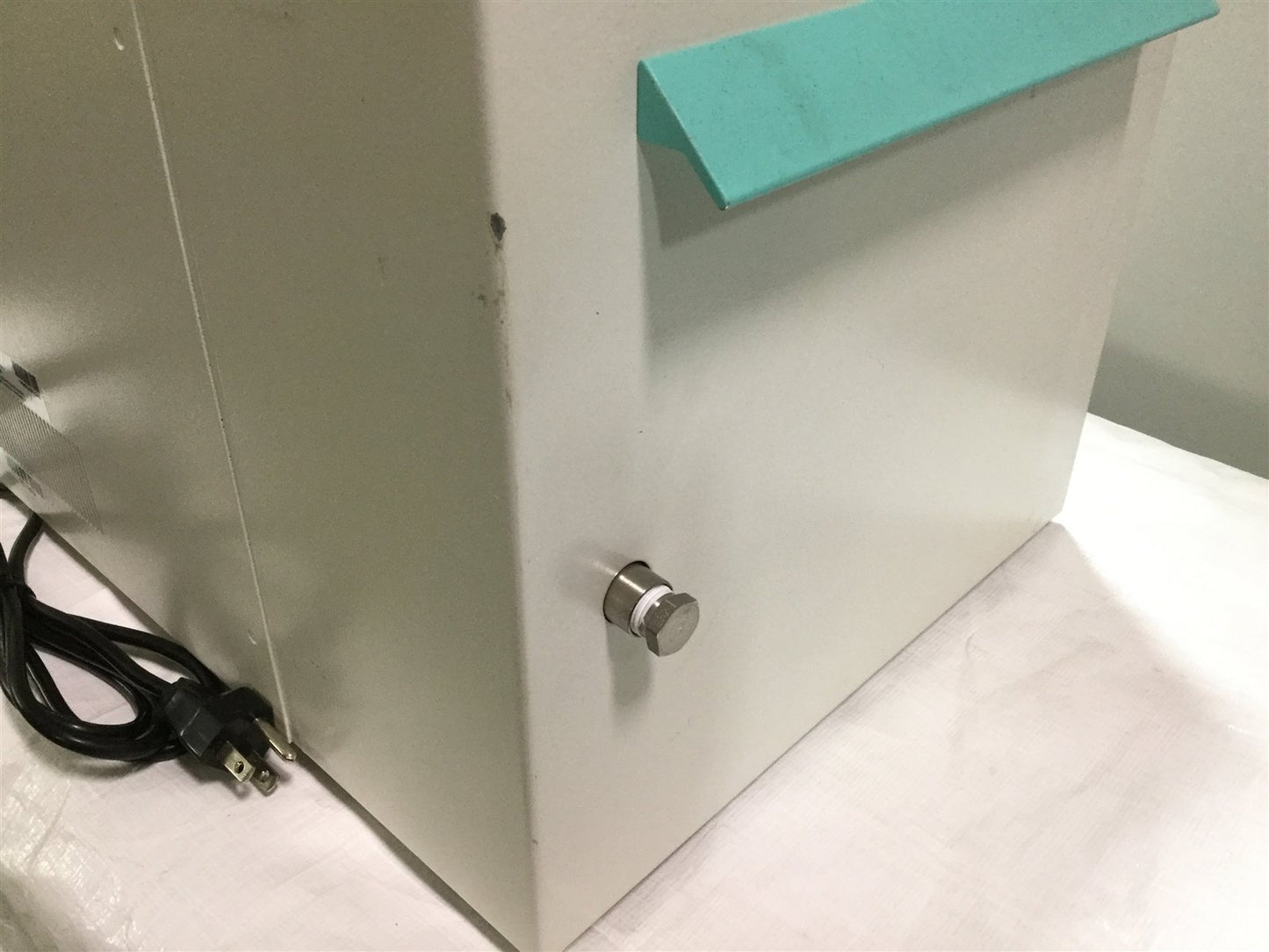 Used Julabo TW12 Heated Lab Water Bath PID Digital Control 99.9-C 12-Liters 115VAC-2