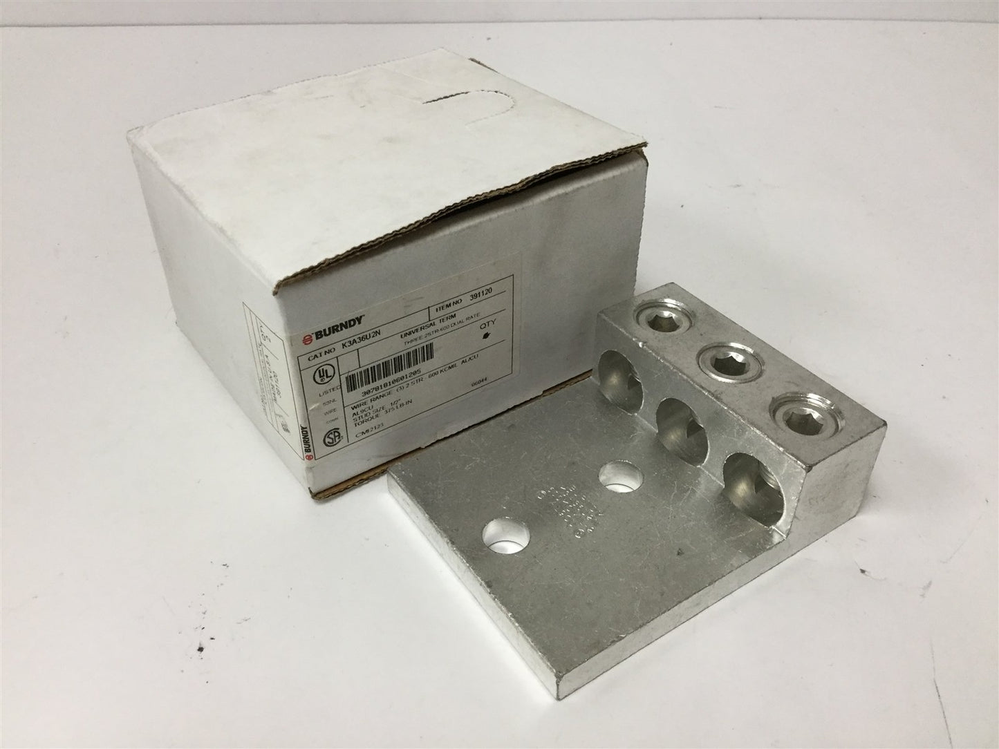 New Burndy K3A36U2N Three Conductor Lug, Wire Size: 2 AWG to 600 kcmil