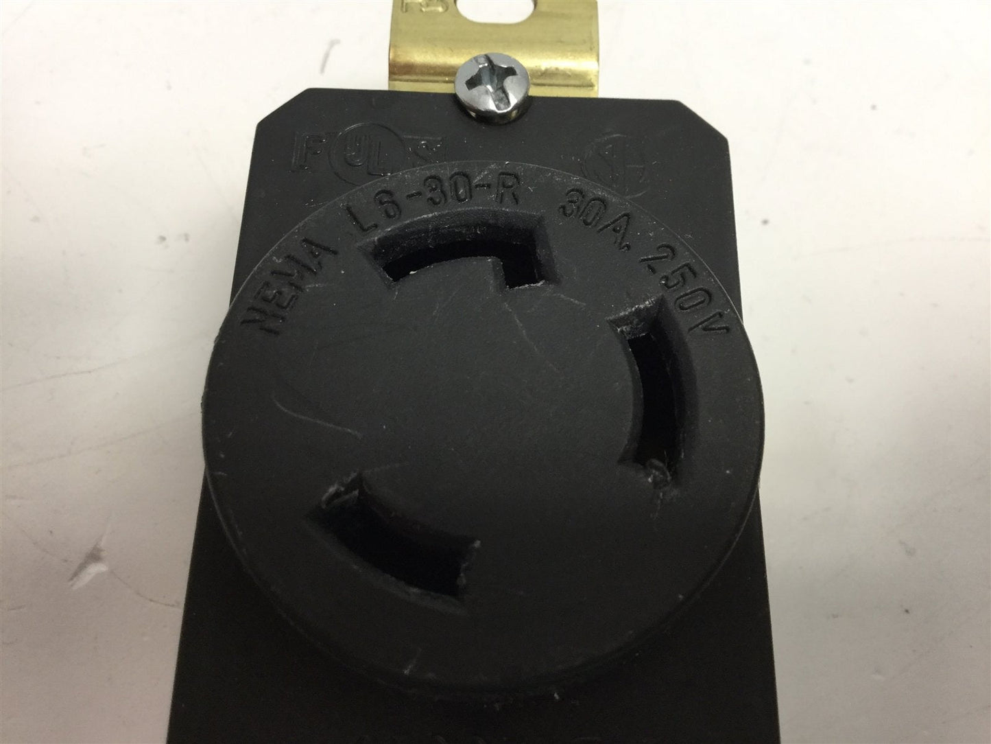 Used WC596/77-1 Turnlok Receptacle, Voltage: 250VAC, Amperage: 30 A, 2-Phase 3-Pole
