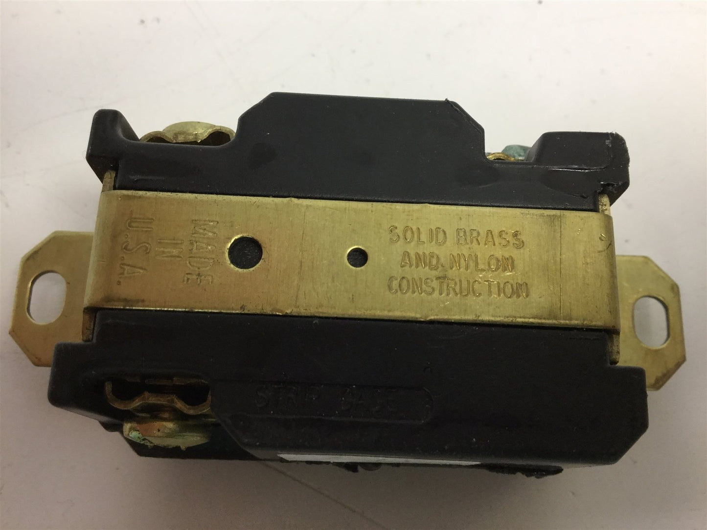 Used WC596/77-1 Turnlok Receptacle, Voltage: 250VAC, Amperage: 30 A, 2-Phase 3-Pole