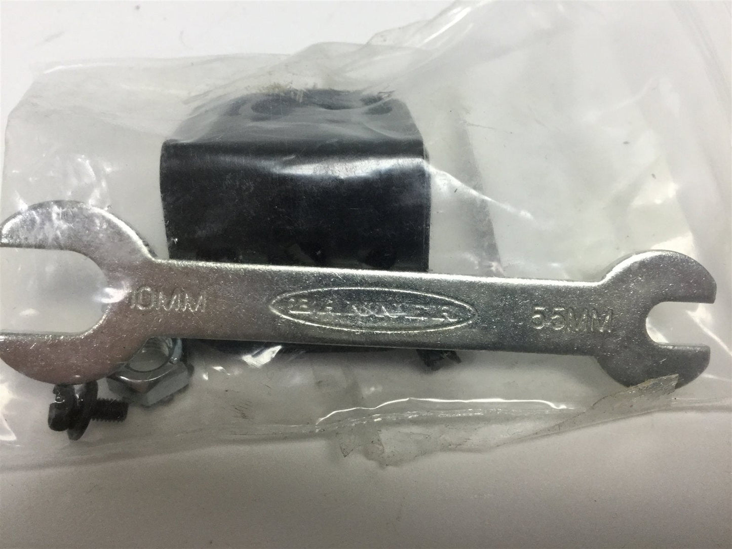 New Lot of 5 New Banner 48979 Mounting Hardware Kits, 10mm/5.5mm Wrench, 2 Mounts