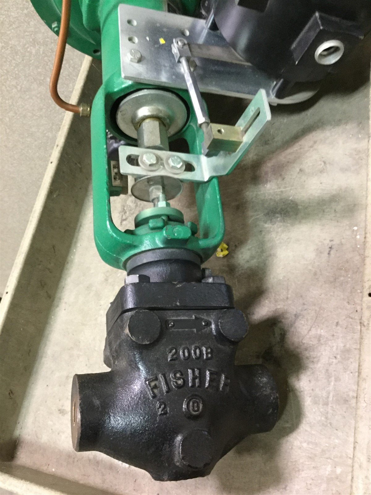 Used Fisher 667 Actuator with EZ Body and 3590 Electro-Pneumatic Positioner, 1/2" NPT