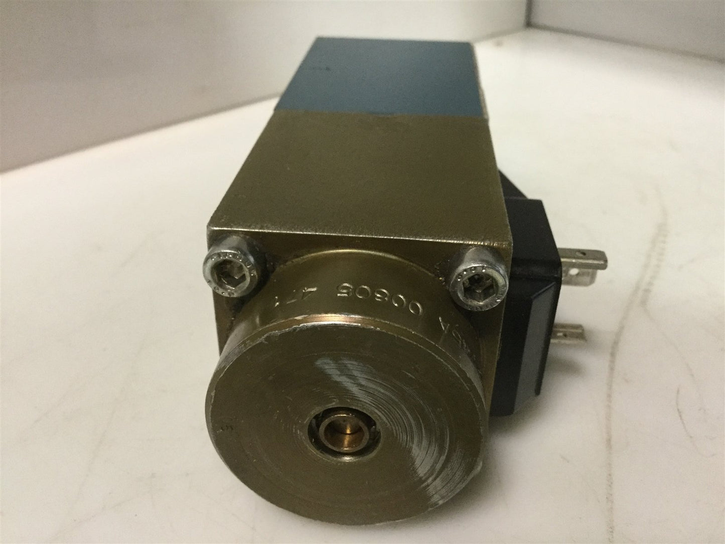 Used Bosch Hydraulic Valve Assembly 0 811 402 034 w/ Solenoid 0831 006 045 9VDC 2.45A