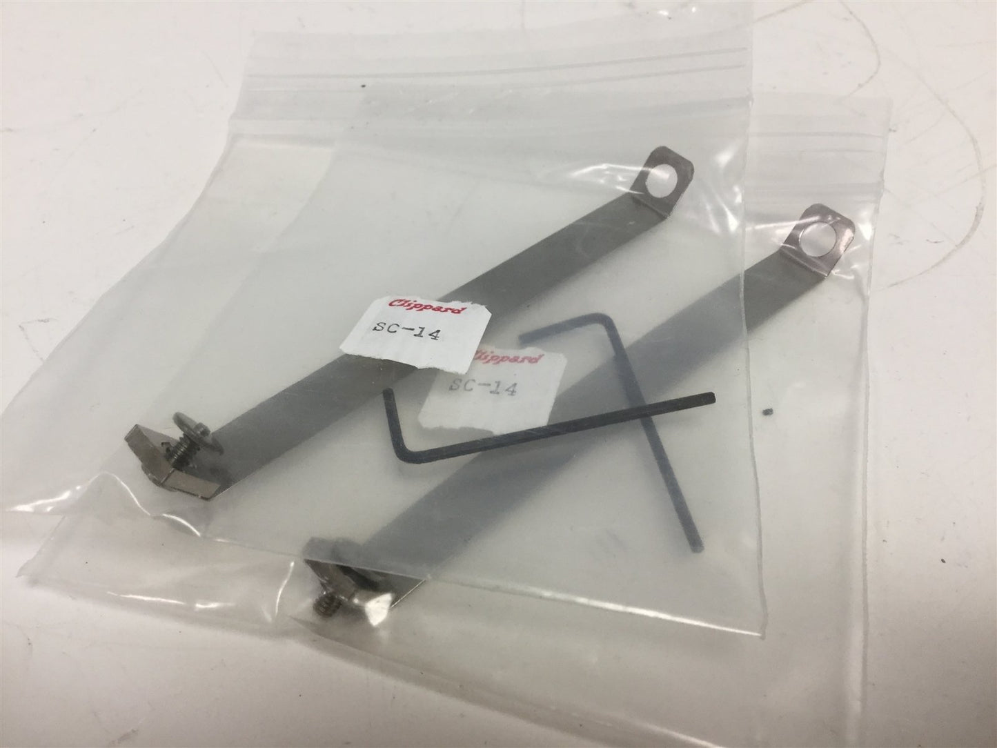 New Lot of 2 New Clippard SC-14 Universal Cylinder Sensor Clamp 1.3" Diameter