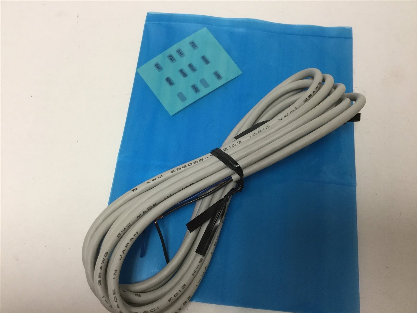 New SMC ZSE30-01-25-L Digital Pressure Switch, Pressure Range: -100 to 100kPa