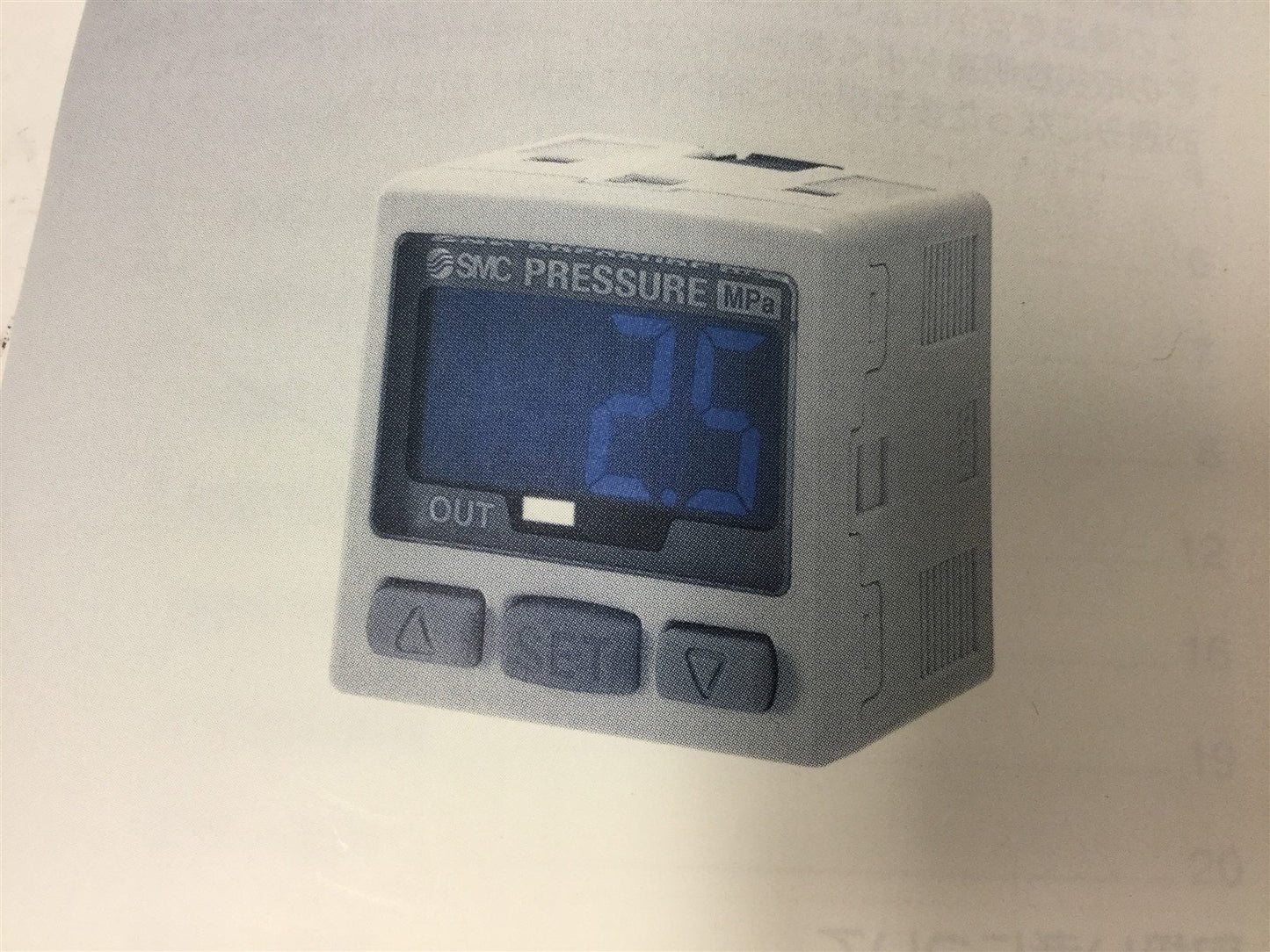 New SMC ZSE30-01-25-L Digital Pressure Switch, Pressure Range: -100 to 100kPa