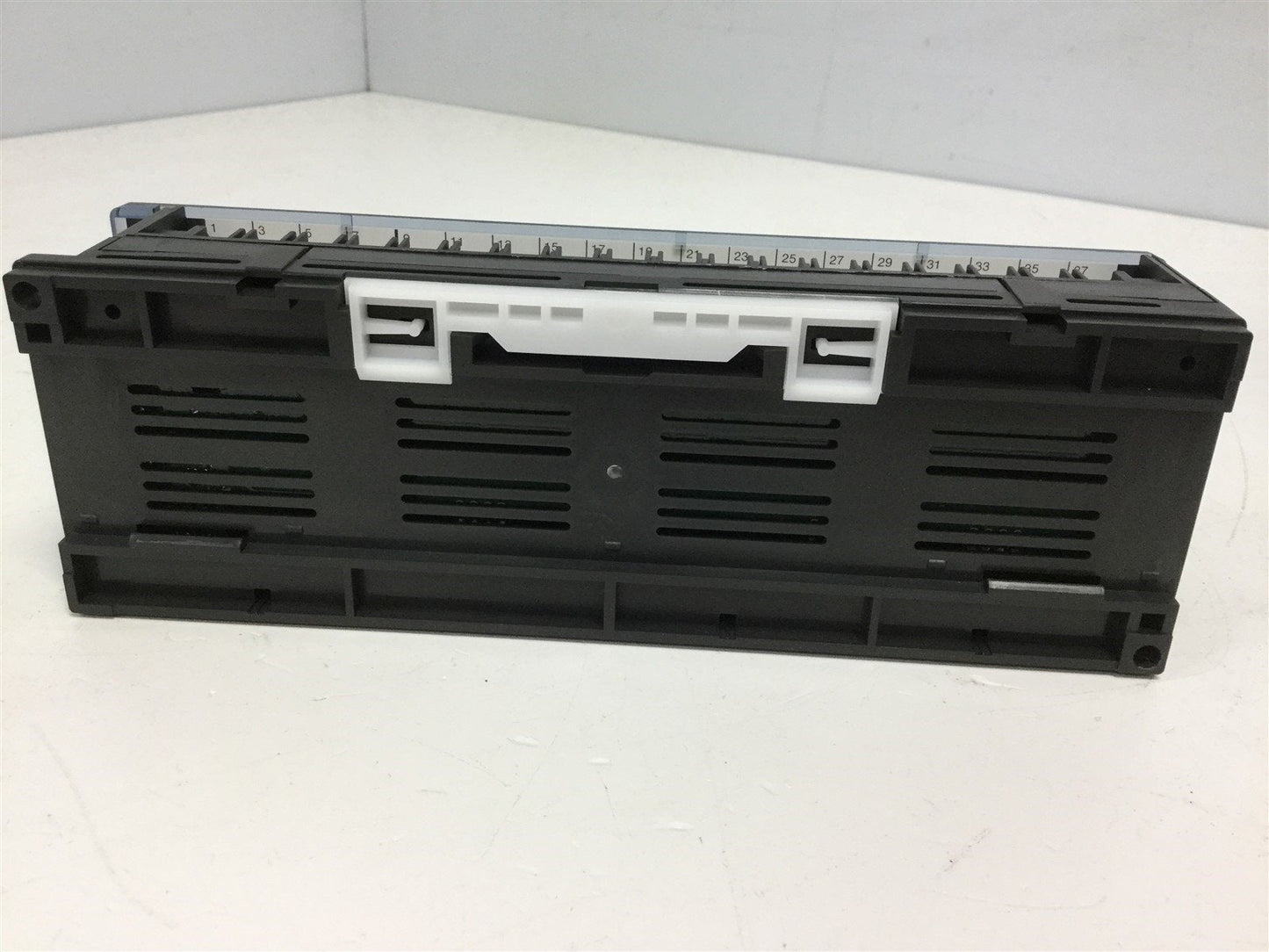 New Mitsubishi AJ65BTB2-16D CC-Link Remote Screw Terminal Block Inputs 16, 24VDC