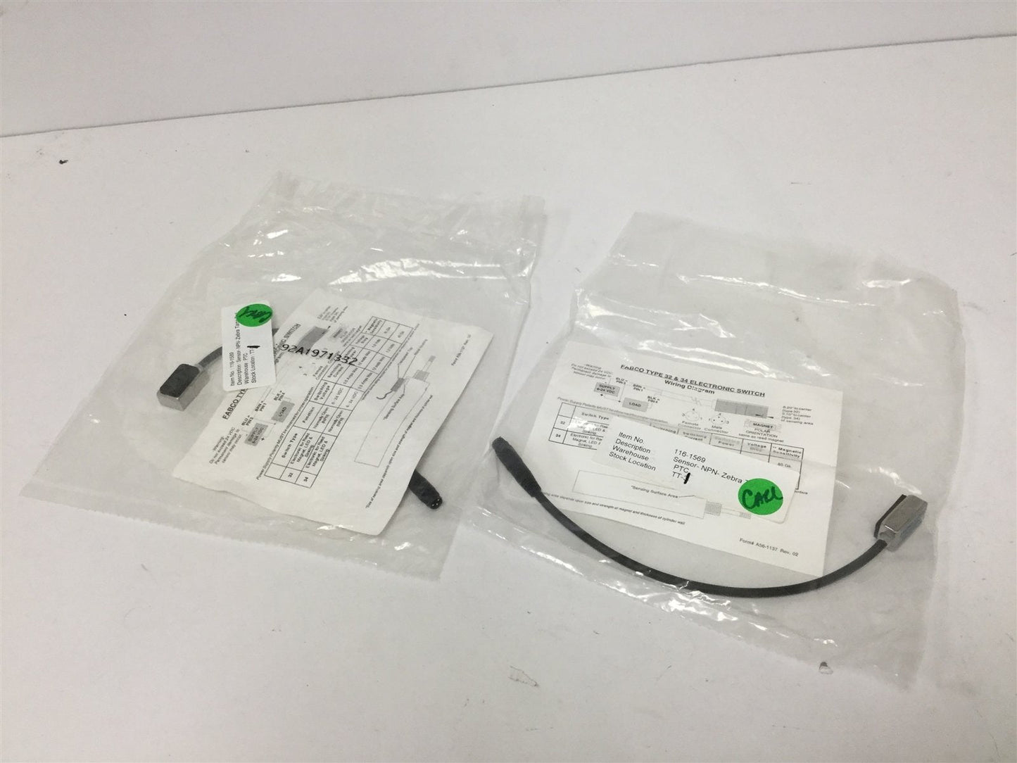 New Lot of 2 New Fabco Air 9-2A197-1332 Cylinder Position Switches, Voltage: 6-24VDC