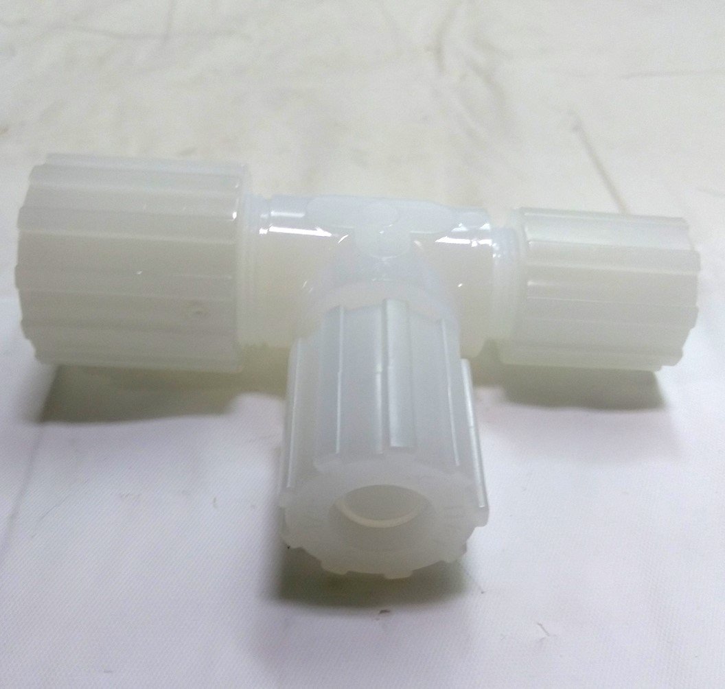 New – Open box Entegris UT12-8-8FN-1 Flaretek Tee Connector, 3/4", 1/2", 1/2", PFA