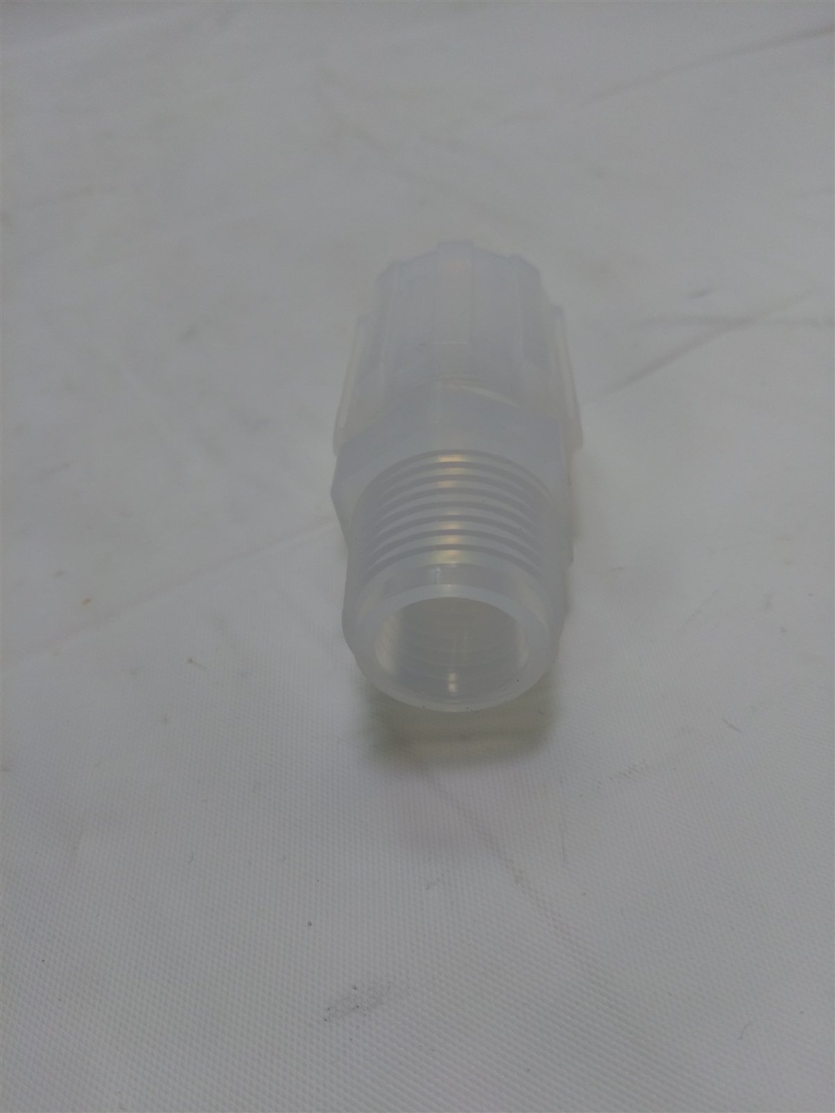 Used Parker GAMS-88 Pargrip Adaptor Straight Male, 1/2" Tube Size to 1/2" NPT, PFA