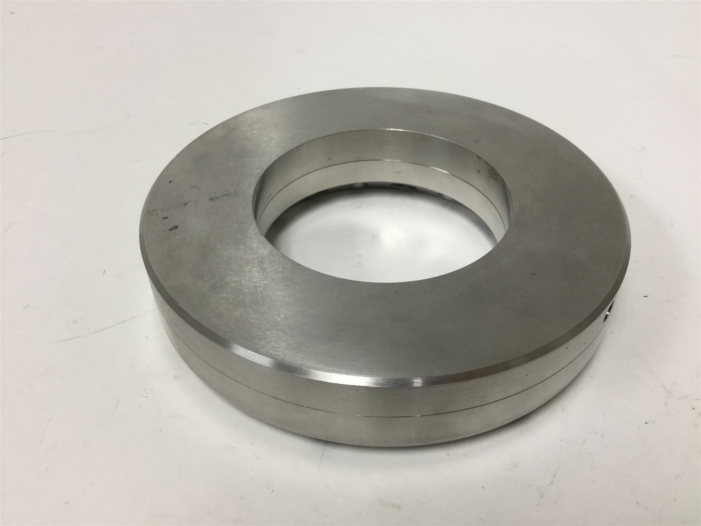 Used Air Wipe, Inside Diameter: 3-1/8", Input: 1/4" NPT, Outputs: 1/8" NPT
