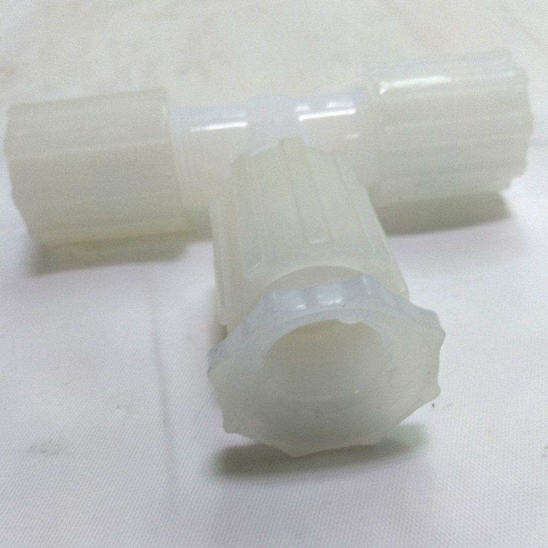Used Entegris UT8-8T-8FN-1 Tee Adapter Flaretek 1/2" SpaceSaver 1/2" Flaretek 1/2"