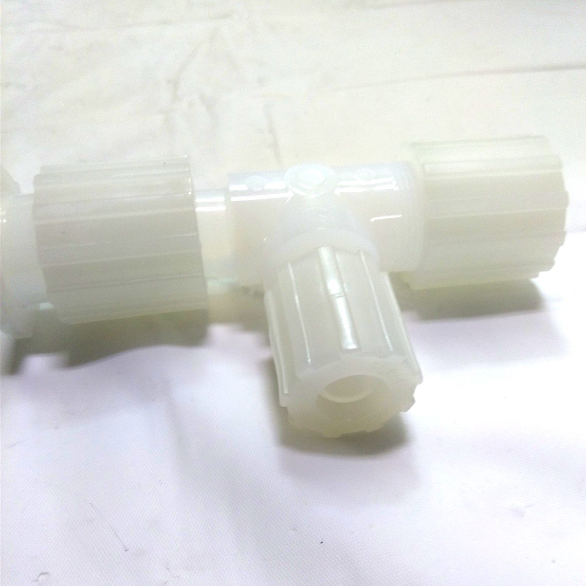 Used Entegris UT12-8-12TFN-1 Tee Adapter SpaceSaver 3/4" Flaretek 1/2" Flaretek 3/4"