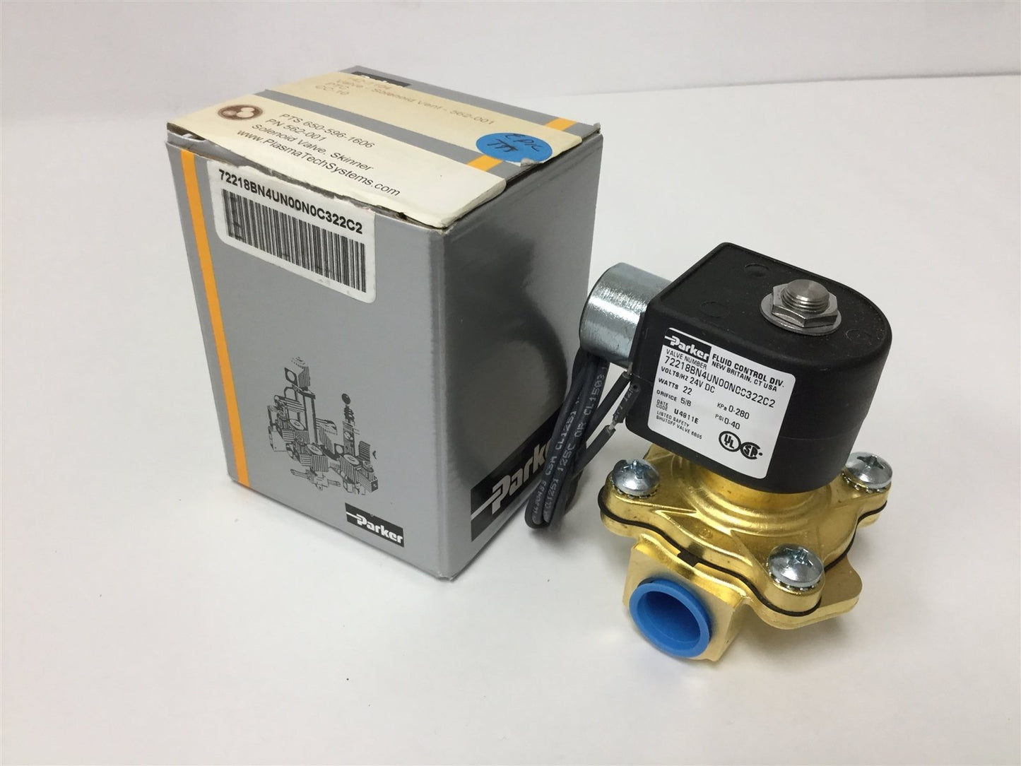 New Parker 72218BN4UN00N0C322C2 Solenoid Valve, Voltage: 24VDC, Pressure 0-40psi