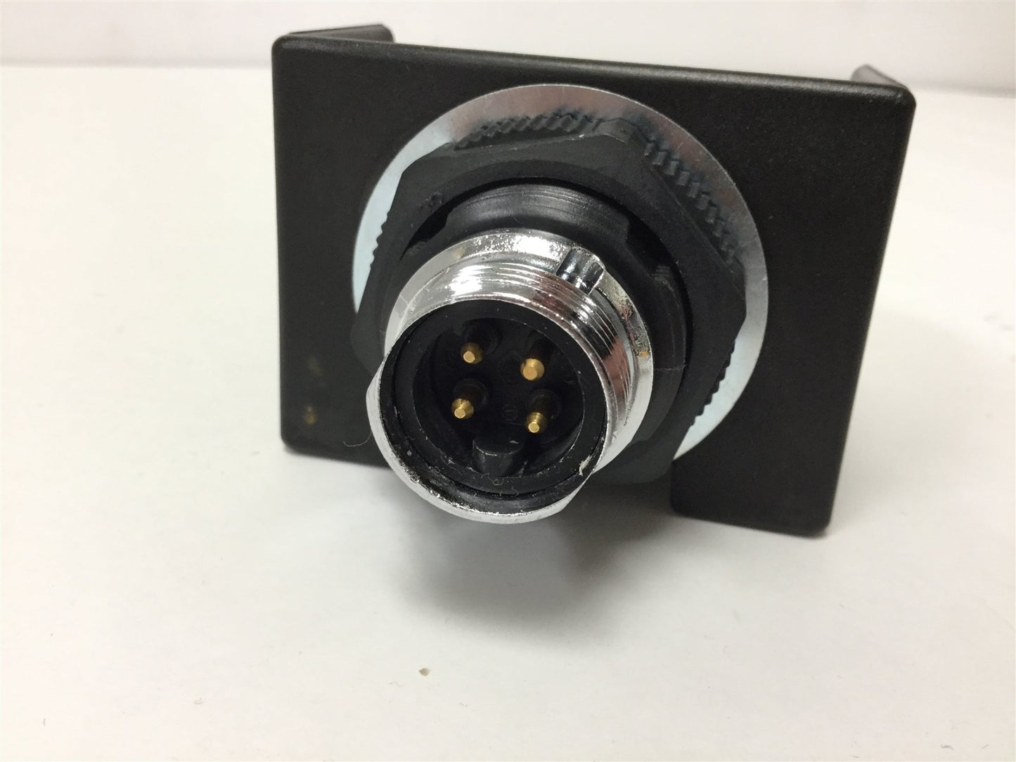 Used Banner Touch Button/Switch, Voltage: 24VDC, Output: NPN (Sinking) 4-Pin