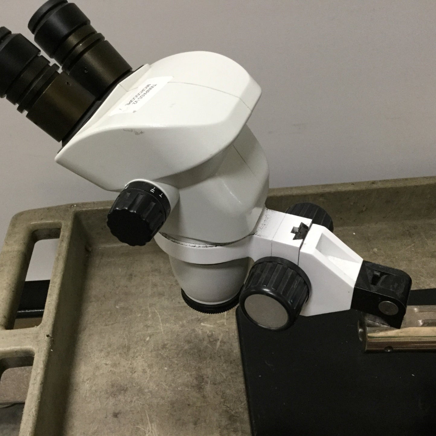 Used Scienscope SSZ-II Stereo Microscope Head With Stand, 0.67x to 4.5x, WF10X/22