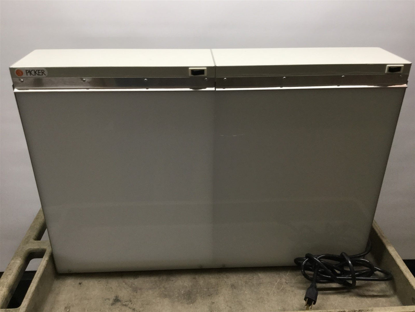 Used Picker International 240097 X-Ray Film Illuminator, Lighted Area: 28" x 17"