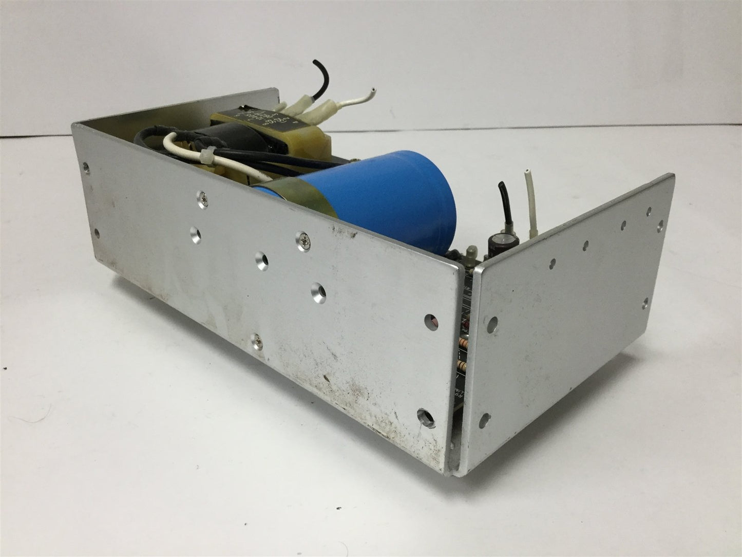 Used Sola SLS-24-048 Power Supply, Input: 100/120/220/230/240VAC, Output: 24VDC 4.8A