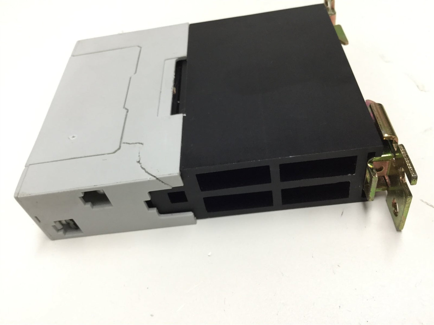 Used Carlo Gavazzi RJ1A23D30E Solid State Relay, Control: 4-32VDC, Contact: 230VAC