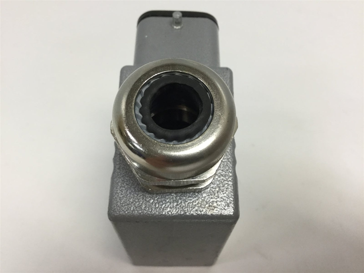 Used Phoenix Contact 1604969 1677005 Heavy Sleeve Housing and Power Connector 16-EBUS