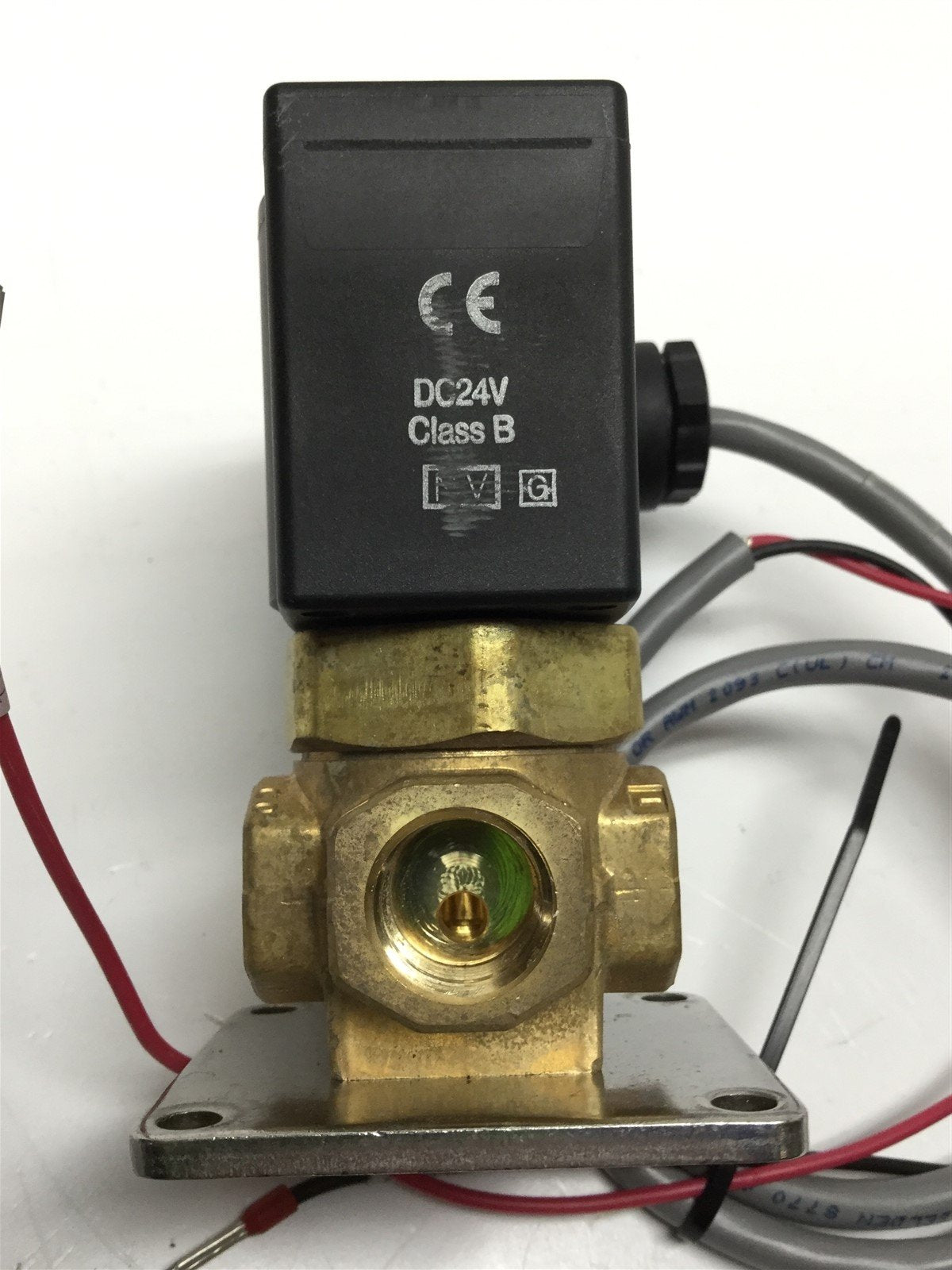 Used SMC VX3344-03T-5DS1-B 3-Way Media Solenoid Valve 3/8" NPT 24VDC Air Water