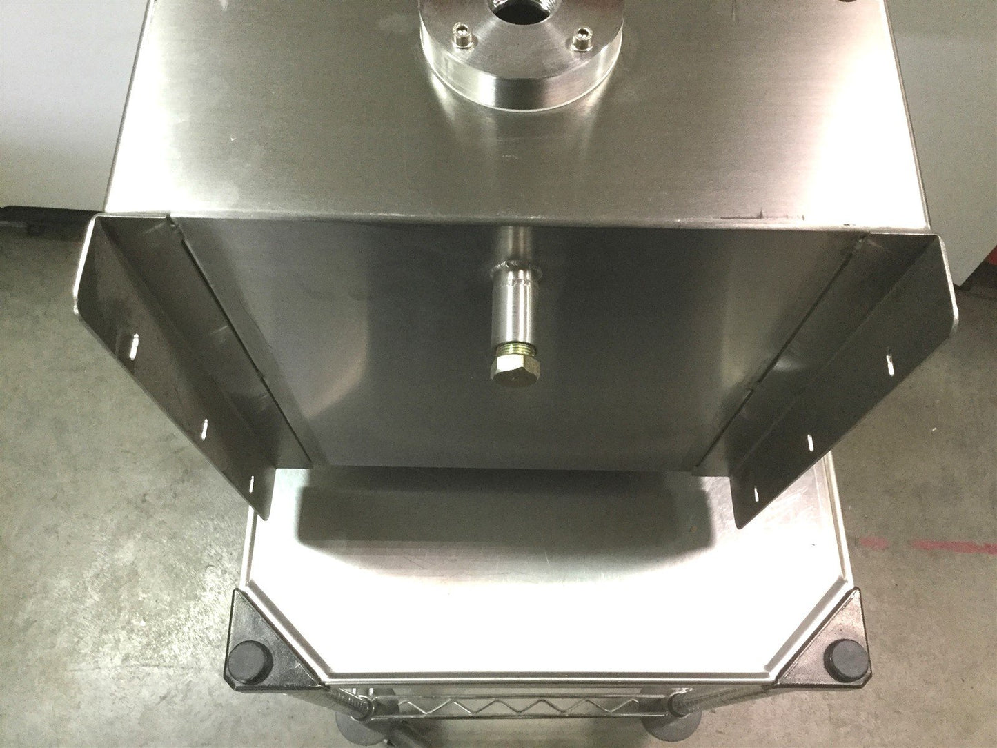 Used Stainless Steel Enclosure, 2 Windows, 15" x 19" x 13" Port: 1" NPT, 5.25" Filter