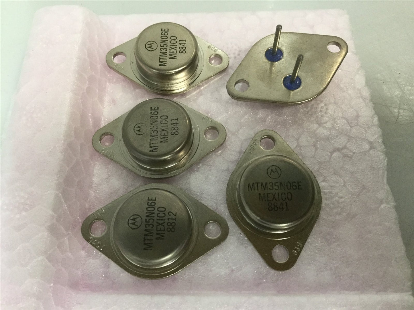 New – Open box NEW Lot of 5- Motorola MTM35N06E MOSFET TO-204AE 35A 60V N-Ch Power Transistor