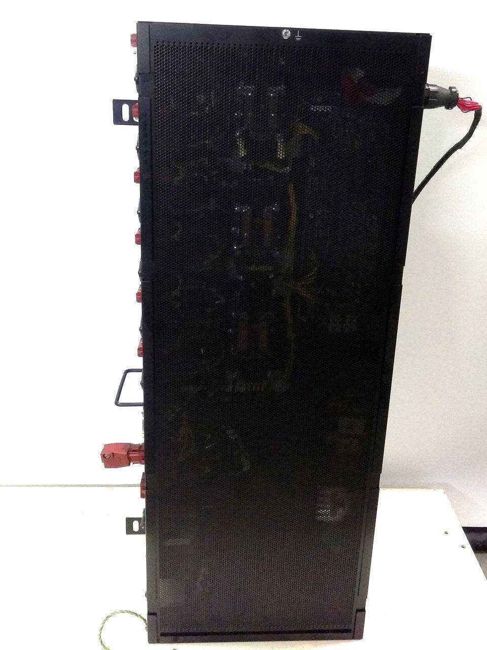 Used Lenovo 10F9298 Rack Power Supply, Output x6 200-240VAC 15A Input: 240VAC 24A