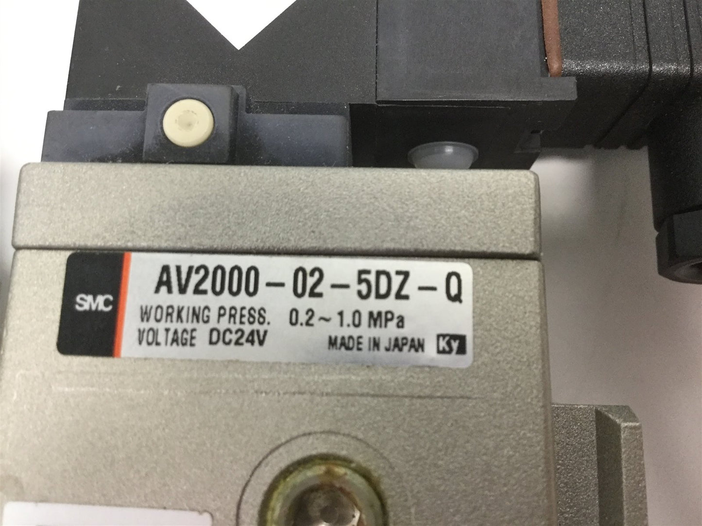 Used SMC VHS20-02 AW20-01EH AV2000-02-5DZ-Q Filter Regulator W/ Soft Start Valve