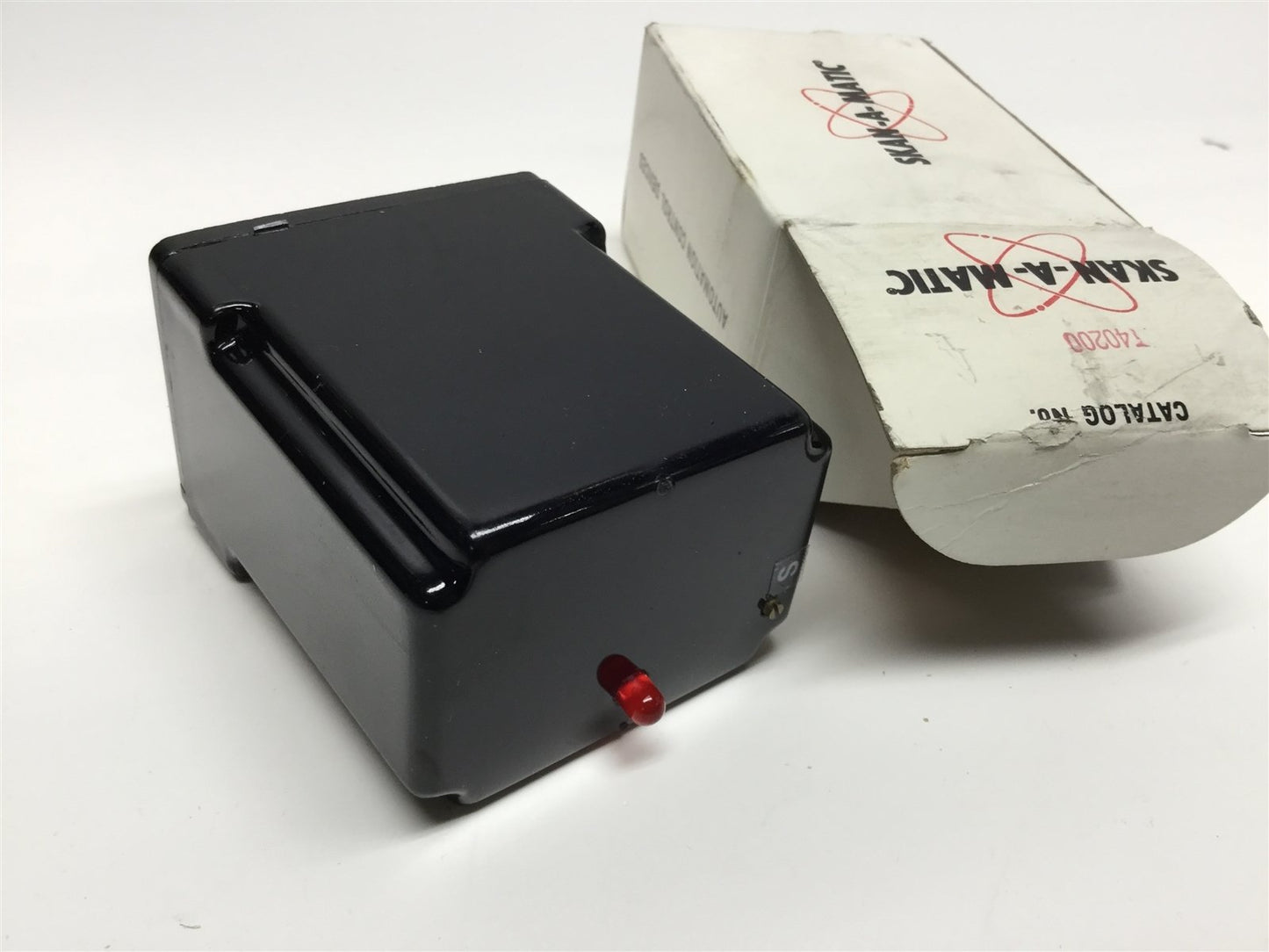 New Skan-A-Matic T40200 Sensor Amplifier Relay Control SSR Output w/ Power Supply