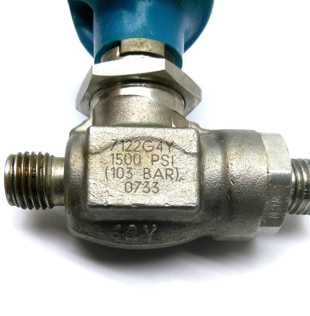 Used Hoke 7122G4Y Flomite Ball Valve 2-Way Panel Mount 7/16"-20 Connectors 1500psi SS