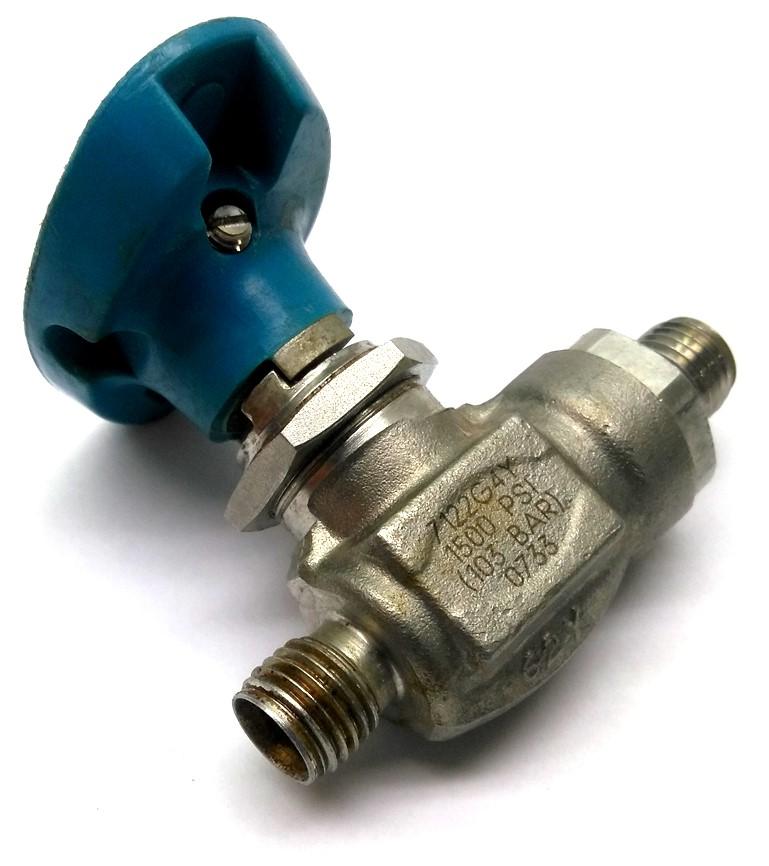 Used Hoke 7122G4Y Flomite Ball Valve 2-Way Panel Mount 7/16"-20 Connectors 1500psi SS