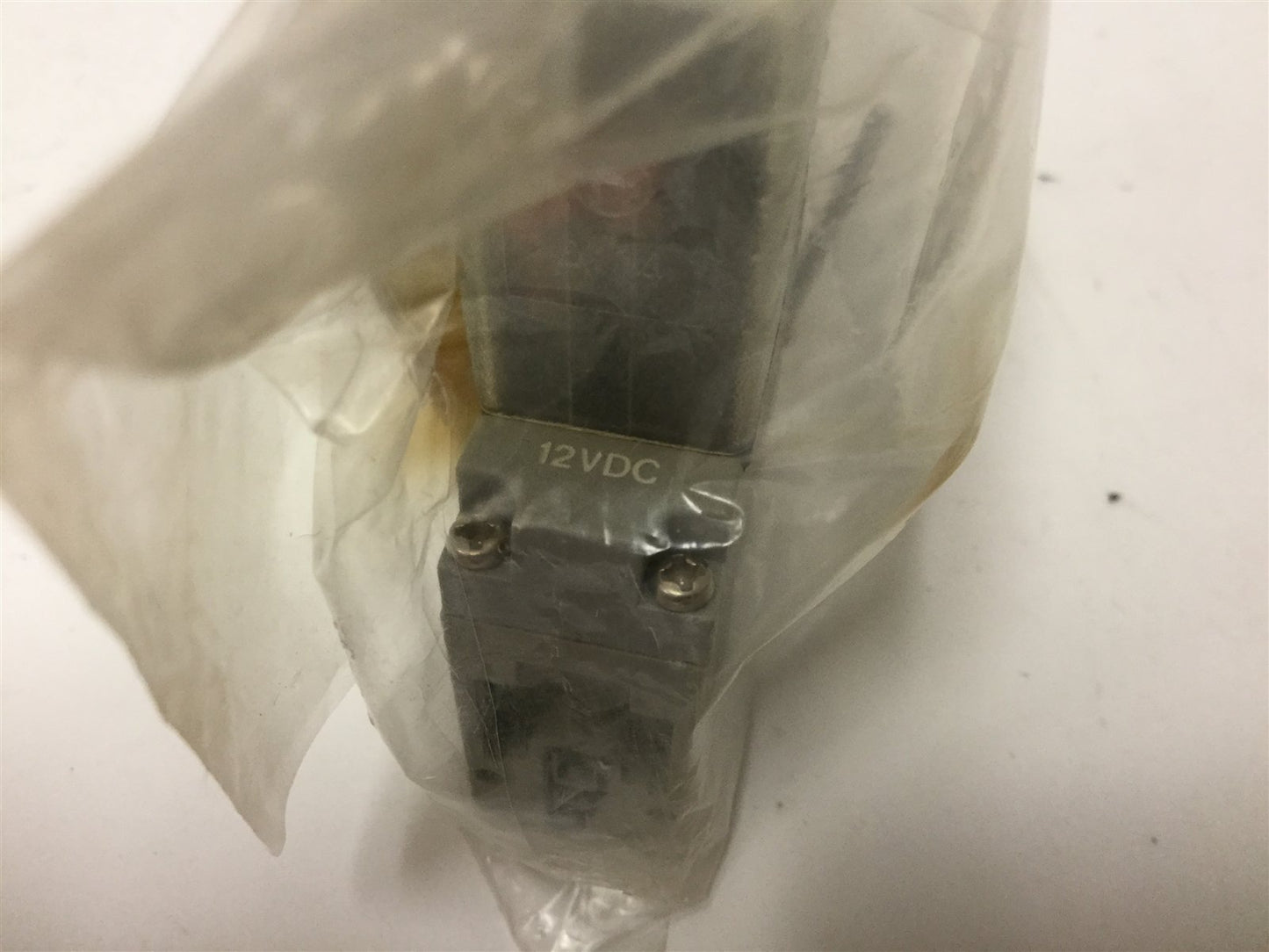 New SMC SY115-6DZ Solenoid Valve, 3-Port, Voltage: 12VDC, Pressure: 0-0.7MPa