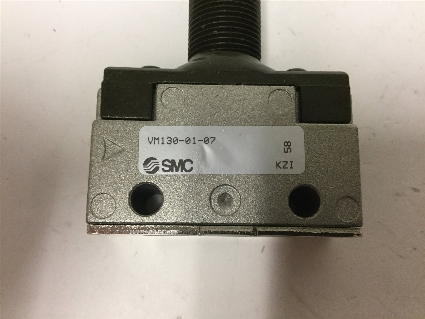 New SMC VM130-01-07 Cross Roller Plunger Valve, 2-Position 2-Port, 1/8" Ports