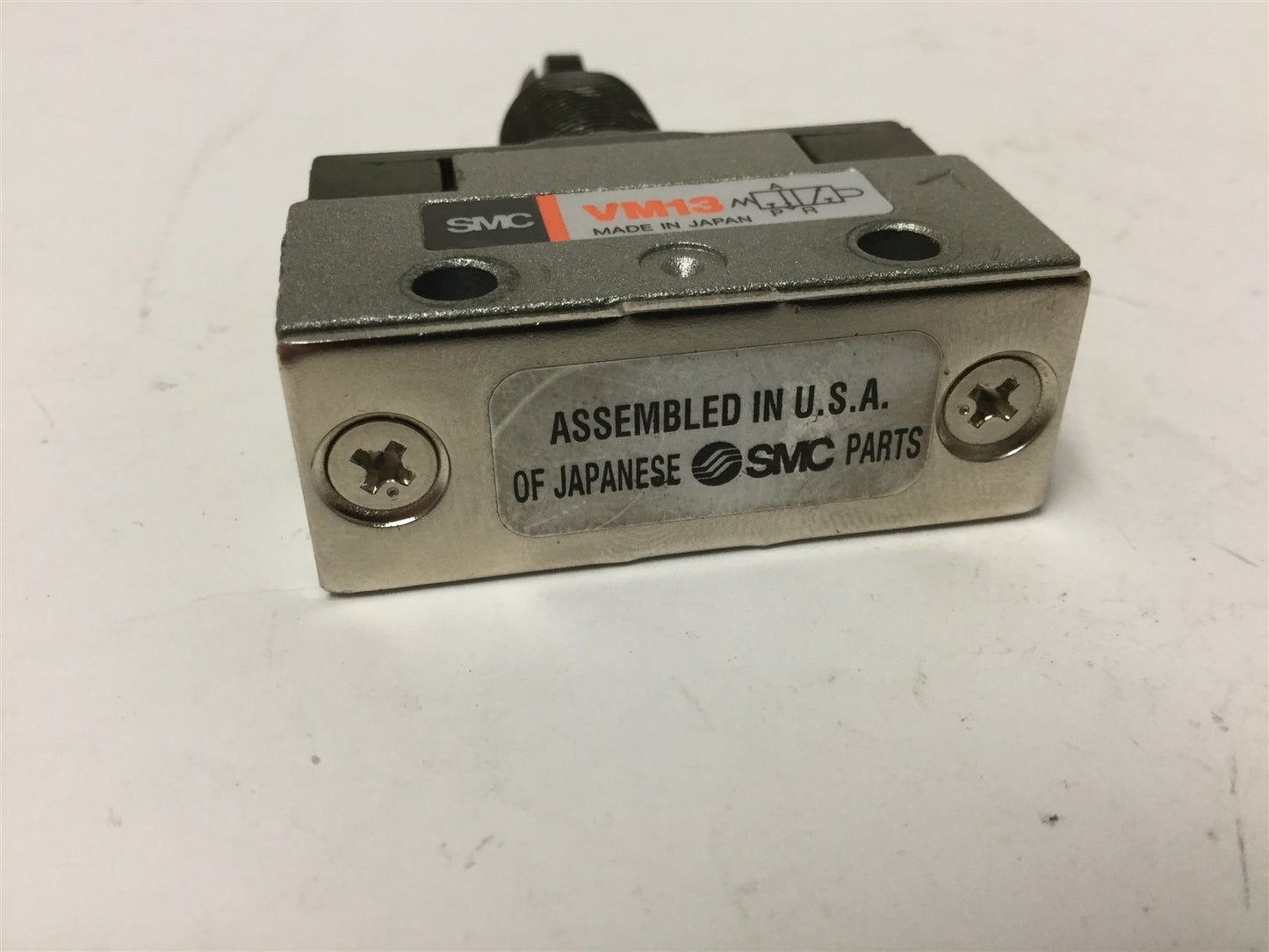 New SMC VM130-01-07 Cross Roller Plunger Valve, 2-Position 2-Port, 1/8" Ports