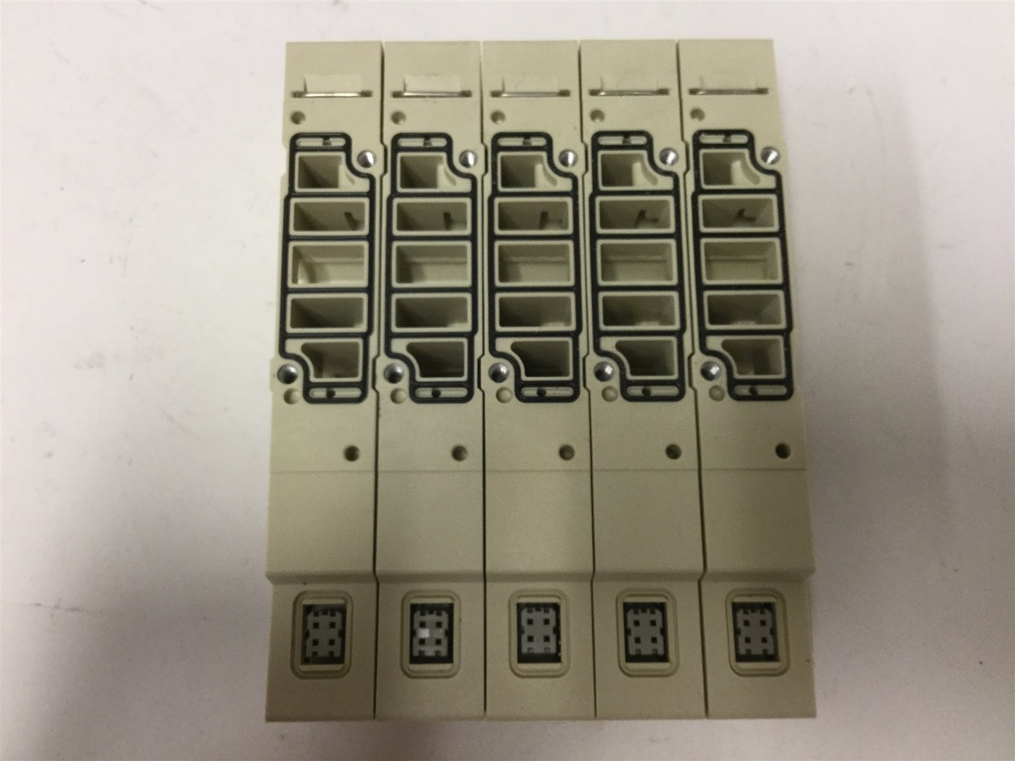 New Lot of 5 New SMC Solenoid Valve Manifold Blocks, For SV2000 Valves, 34-Pin