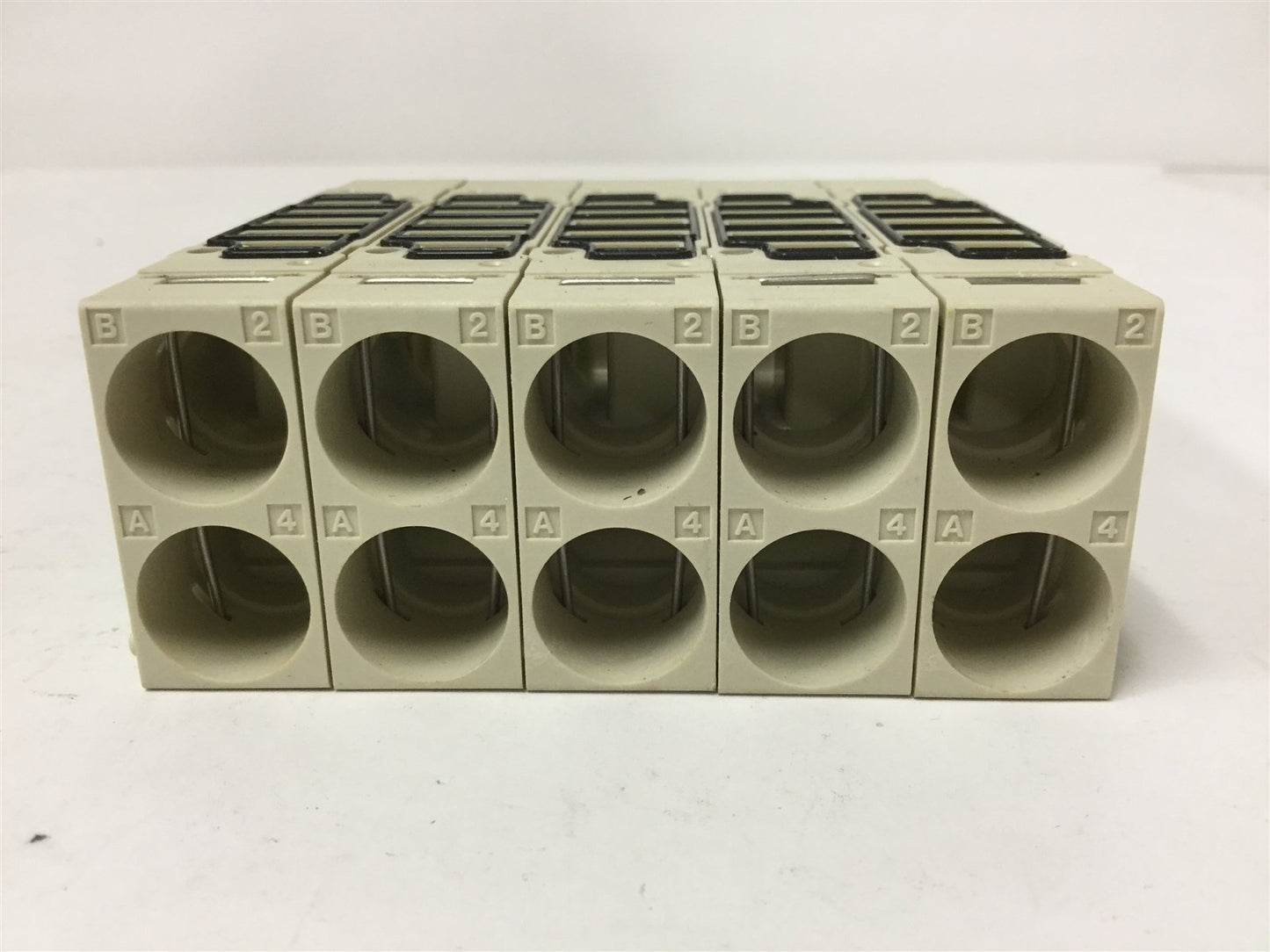 New Lot of 5 New SMC Solenoid Valve Manifold Blocks, For SV2000 Valves, 34-Pin
