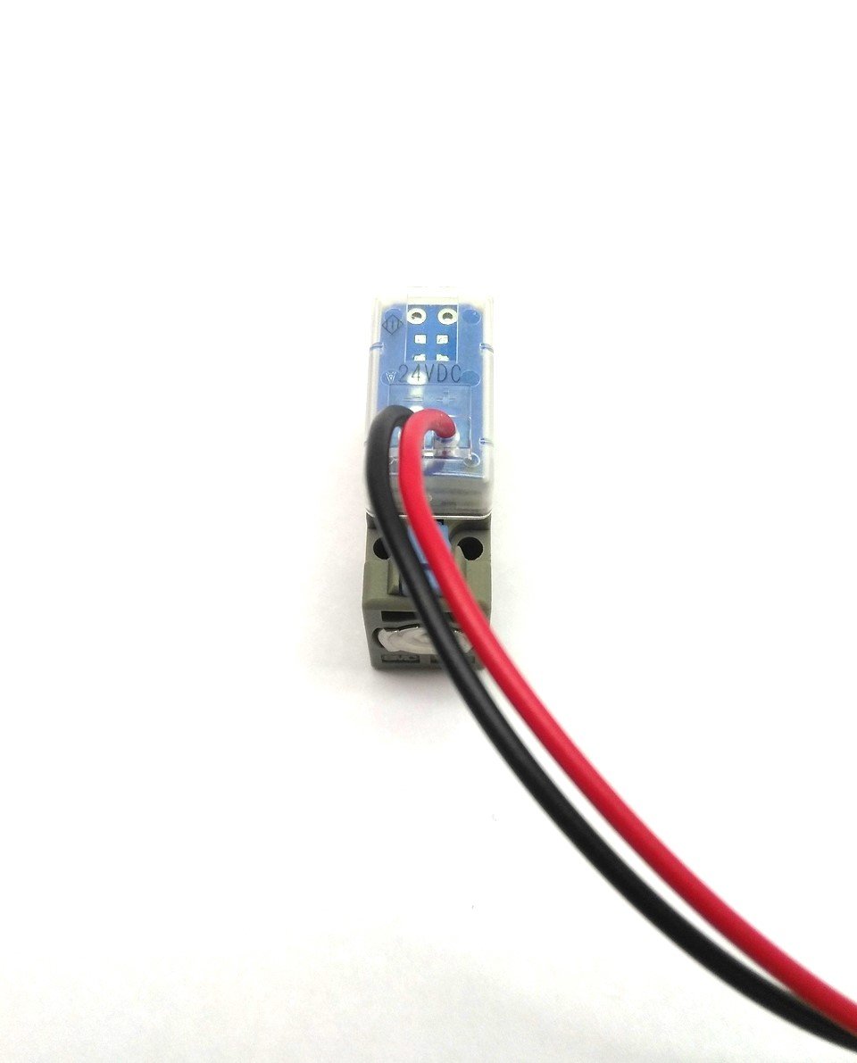 New SMC V114-5G V100 Solenoid Valve, 3 Port, NC, 0-0.7 MPa, 0.35W, 24VDC
