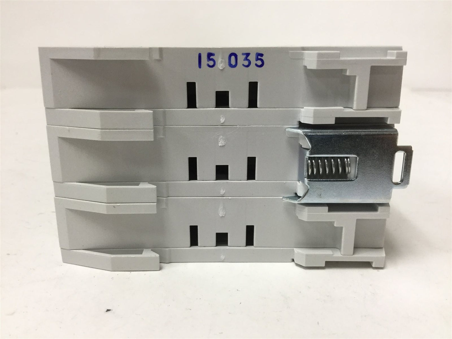 New ETI VLC10 3-Pole Fuse Holder, Rating: 3W 32A 690VAC, DIN Rail Mounting